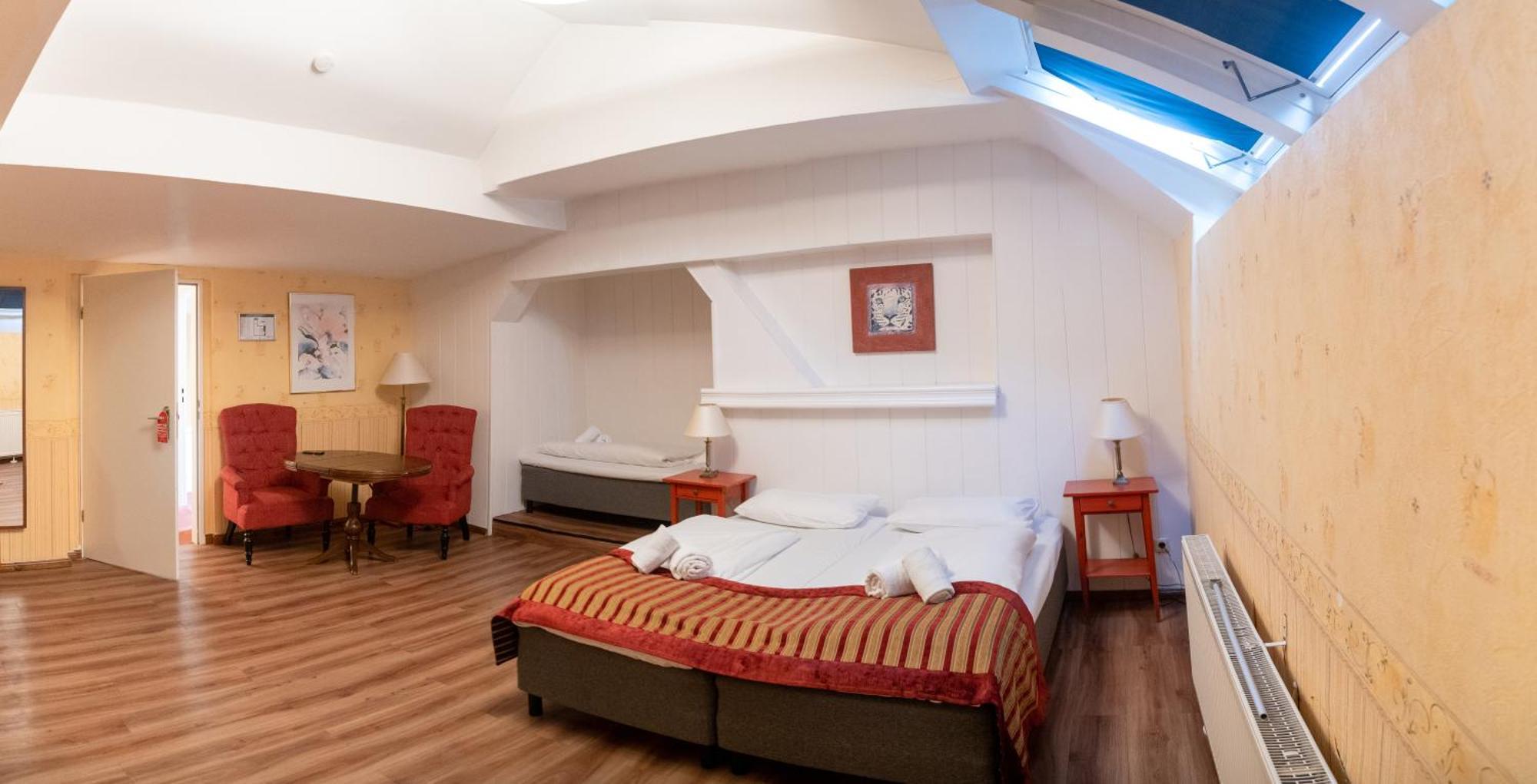 5 Bed Private Room Ensuite