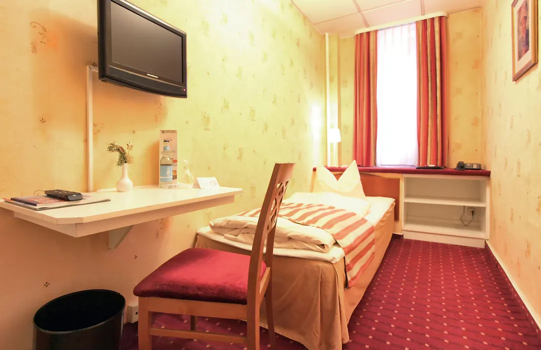 Safestay Berlin Kurfurstendamm-1